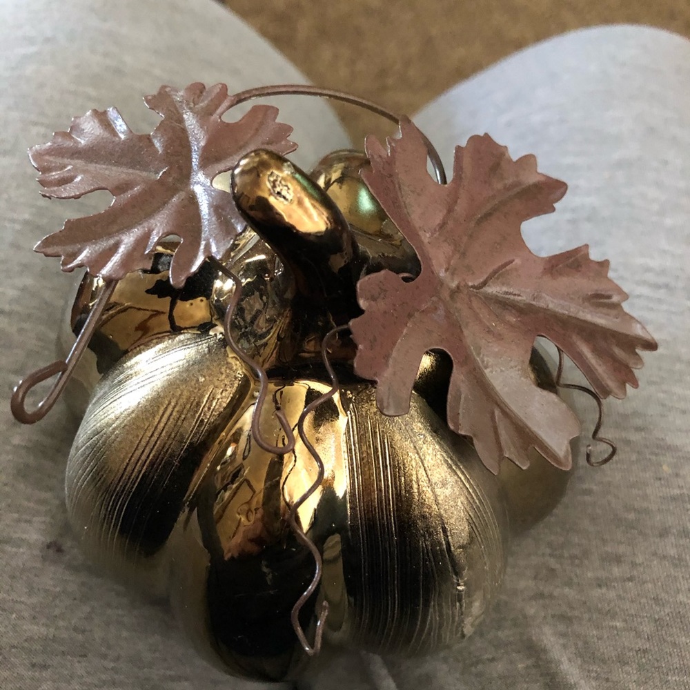 NWOT Molded Pumpkin - Gives Metal Appearance - Picture 3 of 3
